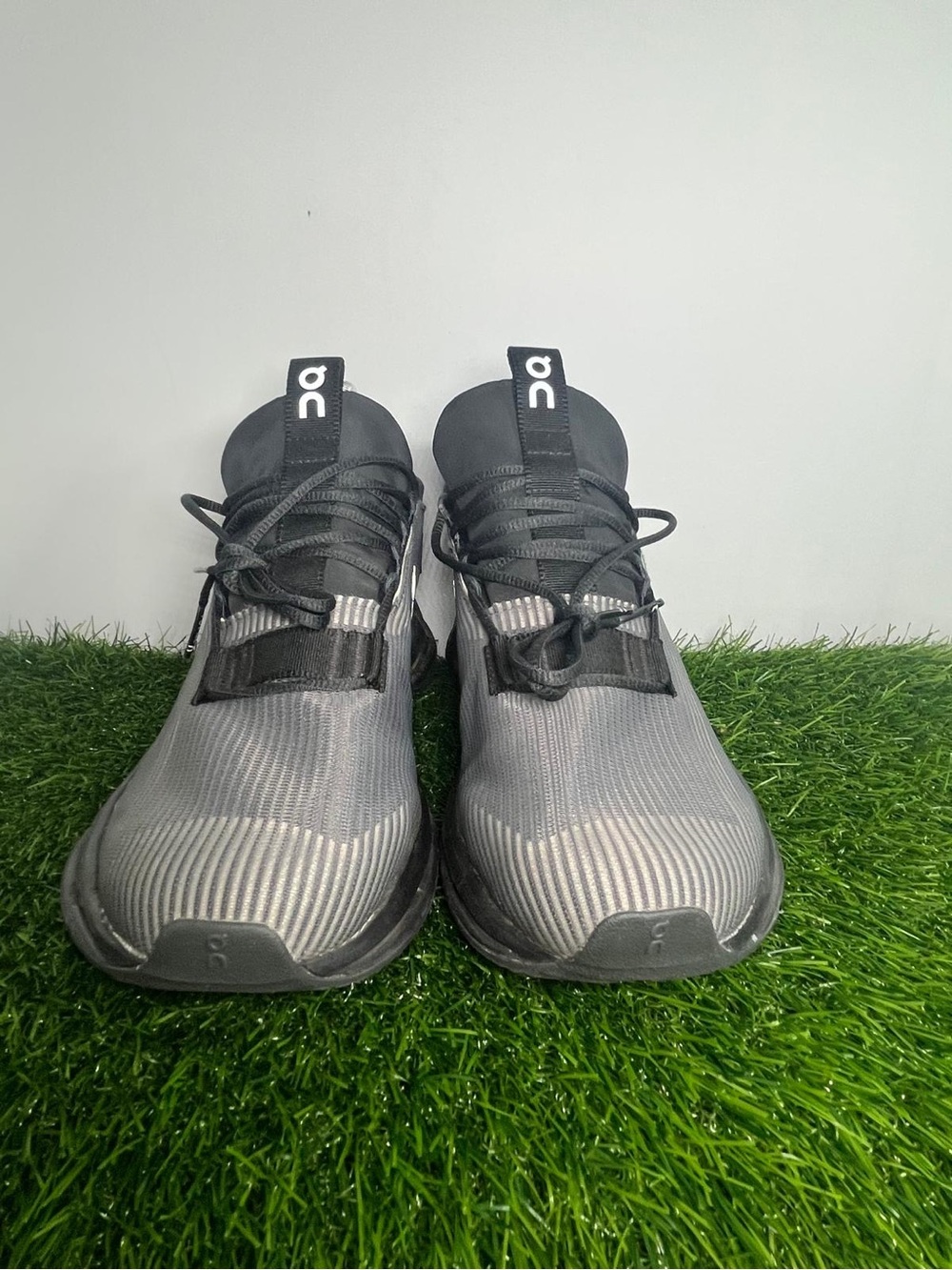 On Running Cloud X Black Gray Men’s Size 8 Athletic Running Shoes - Picture 2 of 8